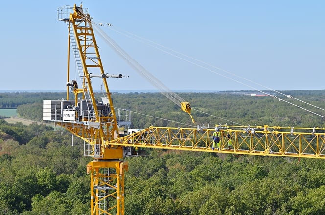 Hardware-as-a-service (HaaS) Manitowoc crane solutions